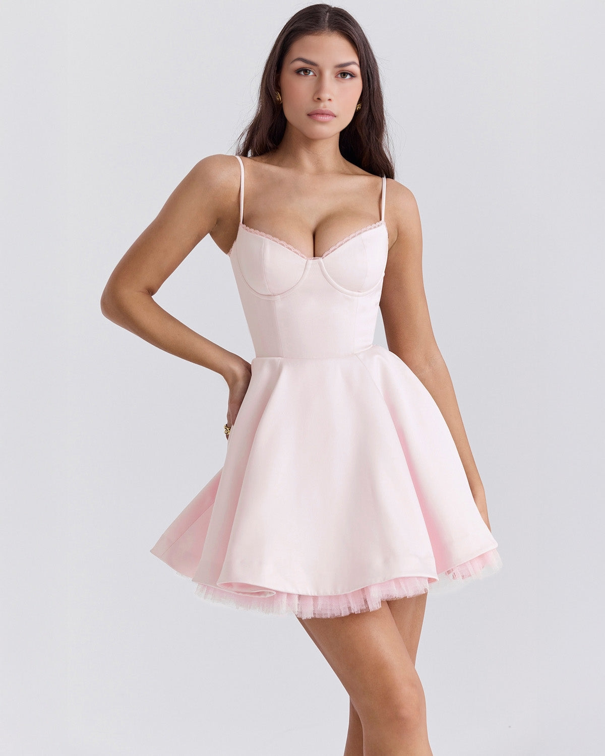 Robe Mini Selene Élégante et Sophistiquée