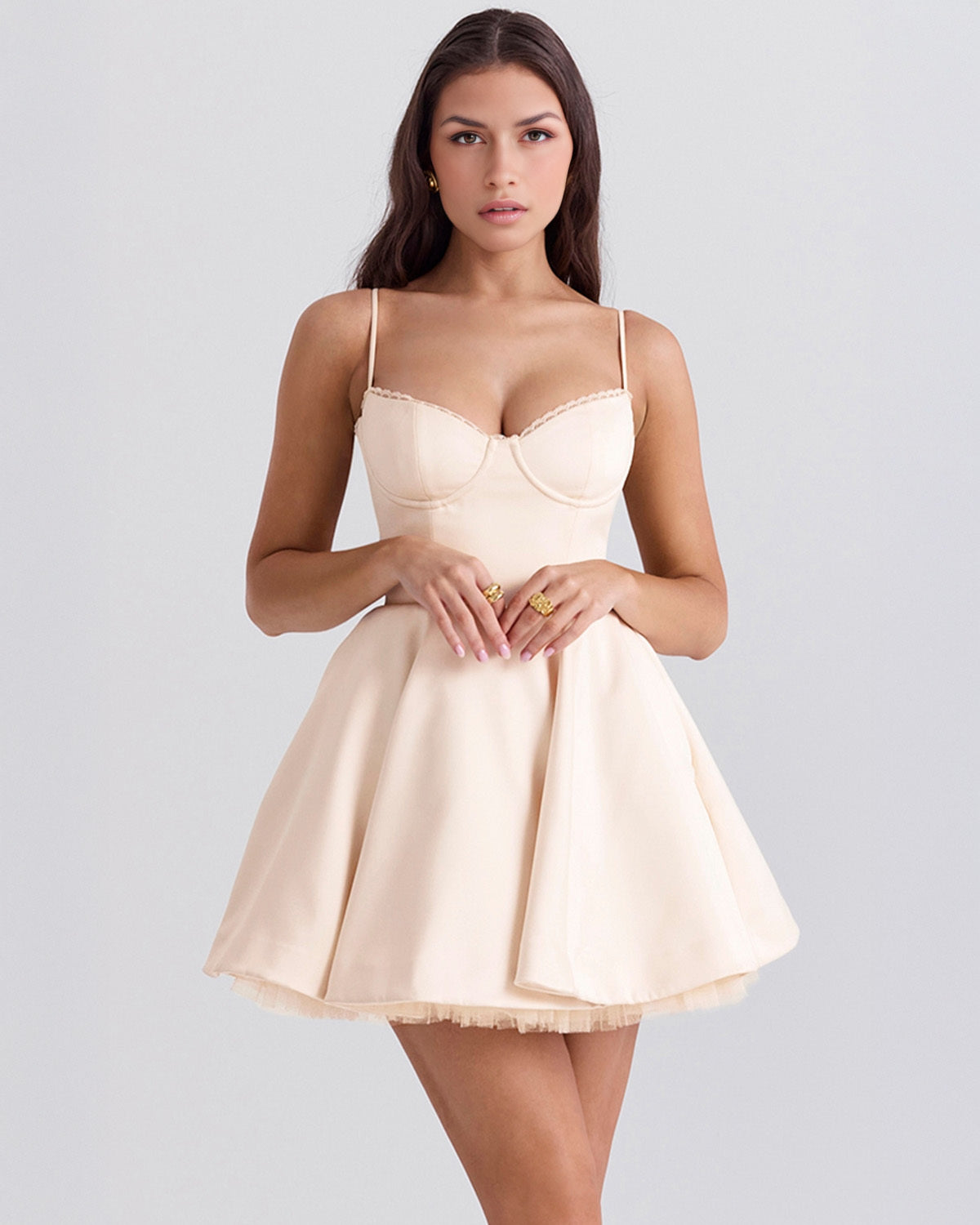 Robe Mini Selene Élégante et Sophistiquée