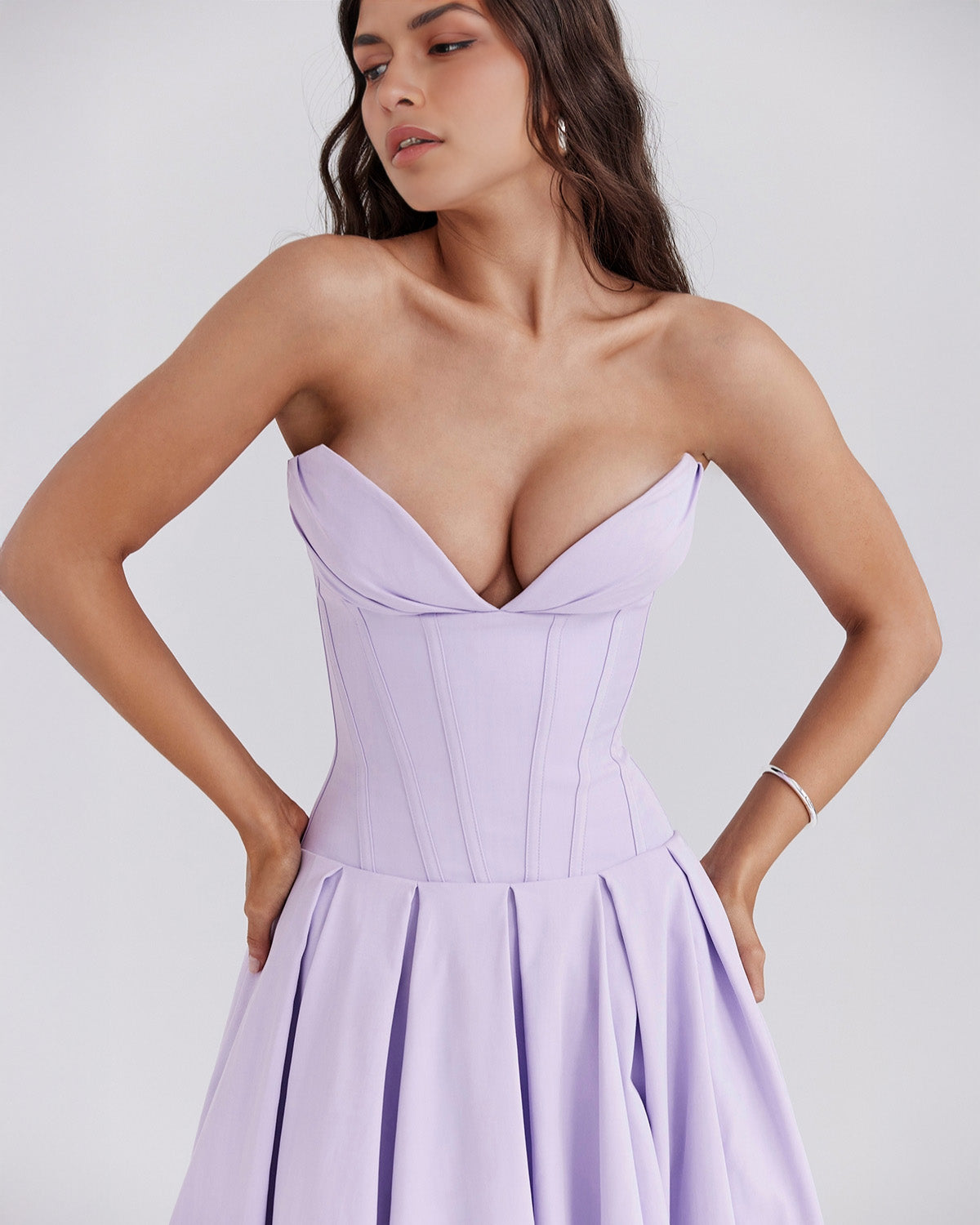 Elegant Amalfi Midi-Kleid für stilvollen Auftritt