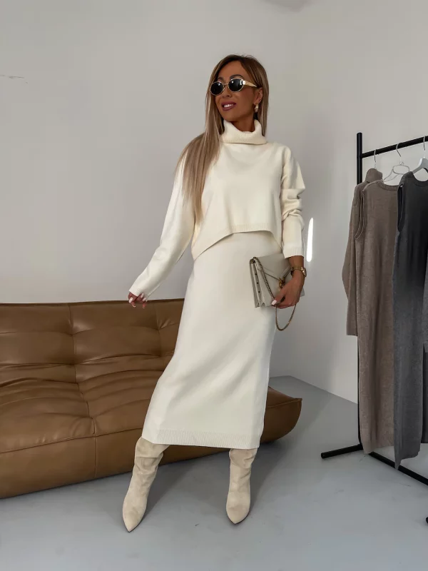Ensemble élégant Audrey - Pull à col roulé et jupe assortie pour un look chic et sophistiqué