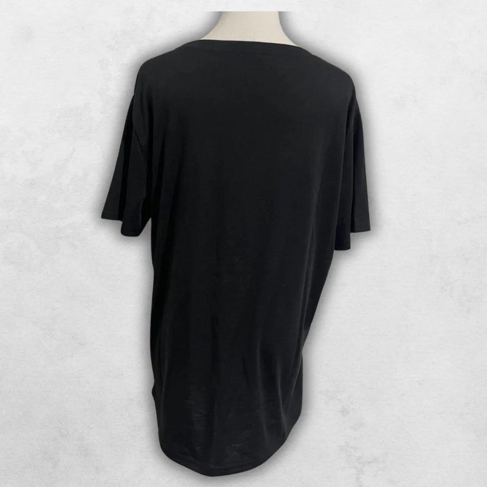Printed Graphic T-Shirt – Soft Casual Everyday Tee with Modern Minimal Design