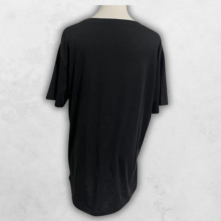 Printed Graphic T-Shirt – Soft Casual Everyday Tee with Modern Minimal Design