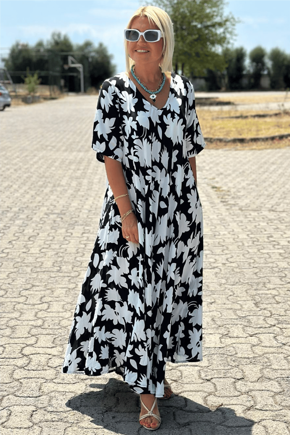 ROMARA – ELEGANT DRESS WITH TUMMY COVERAGE