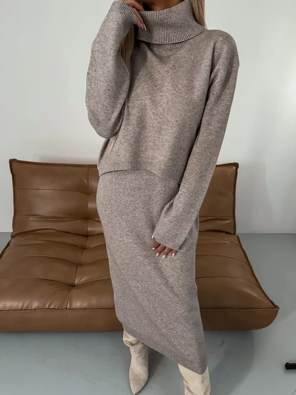 Ensemble élégant Audrey - Pull à col roulé et jupe assortie pour un look chic et sophistiqué