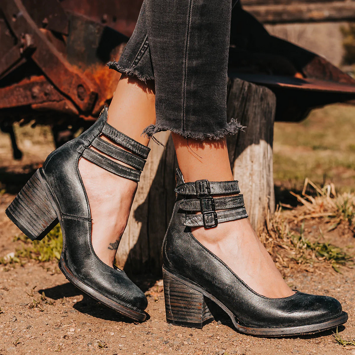 VINTAGE LEATHER STRAP HEELS
