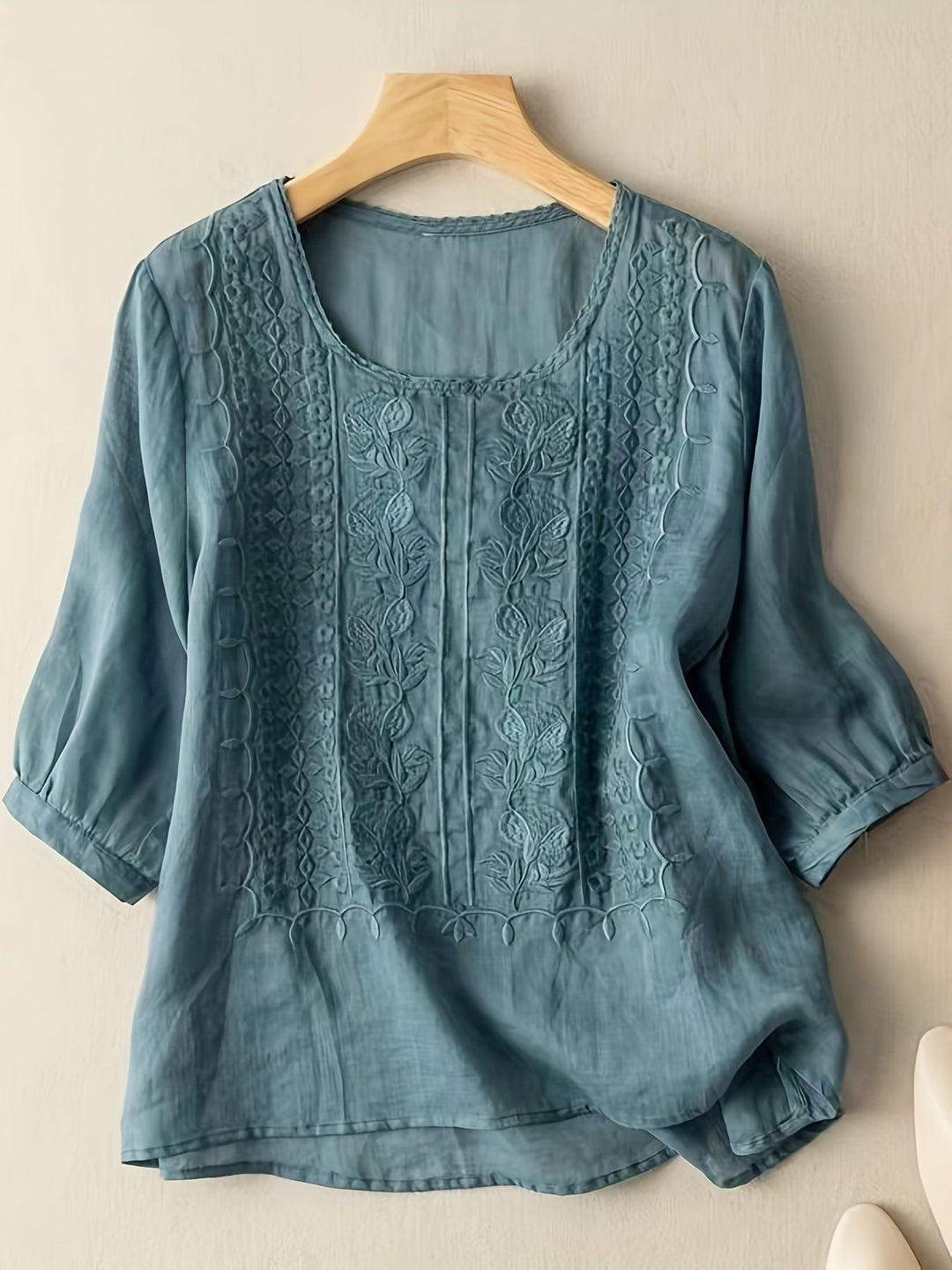 THAVINDRA – WOMEN'S EMBROIDERED BLOUSE