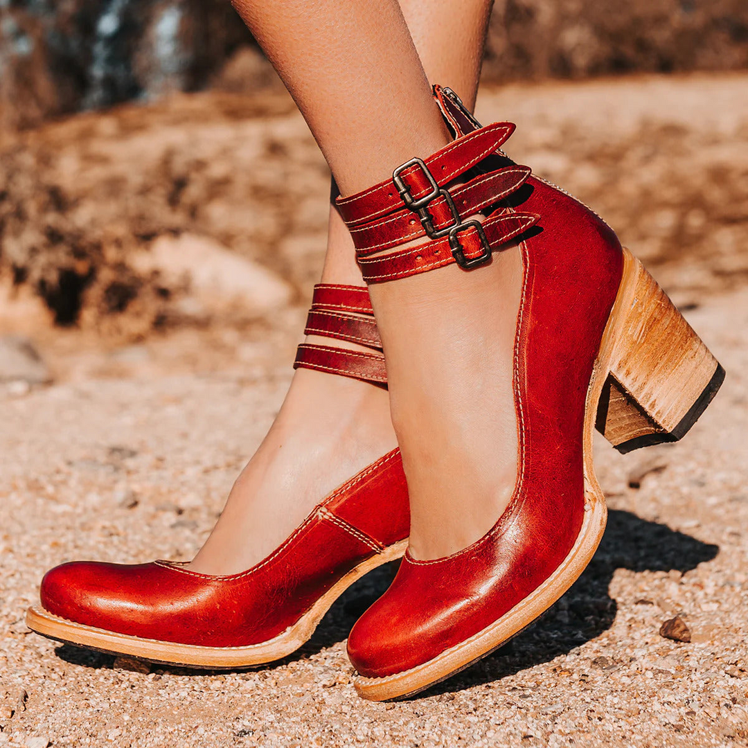 VINTAGE LEATHER STRAP HEELS