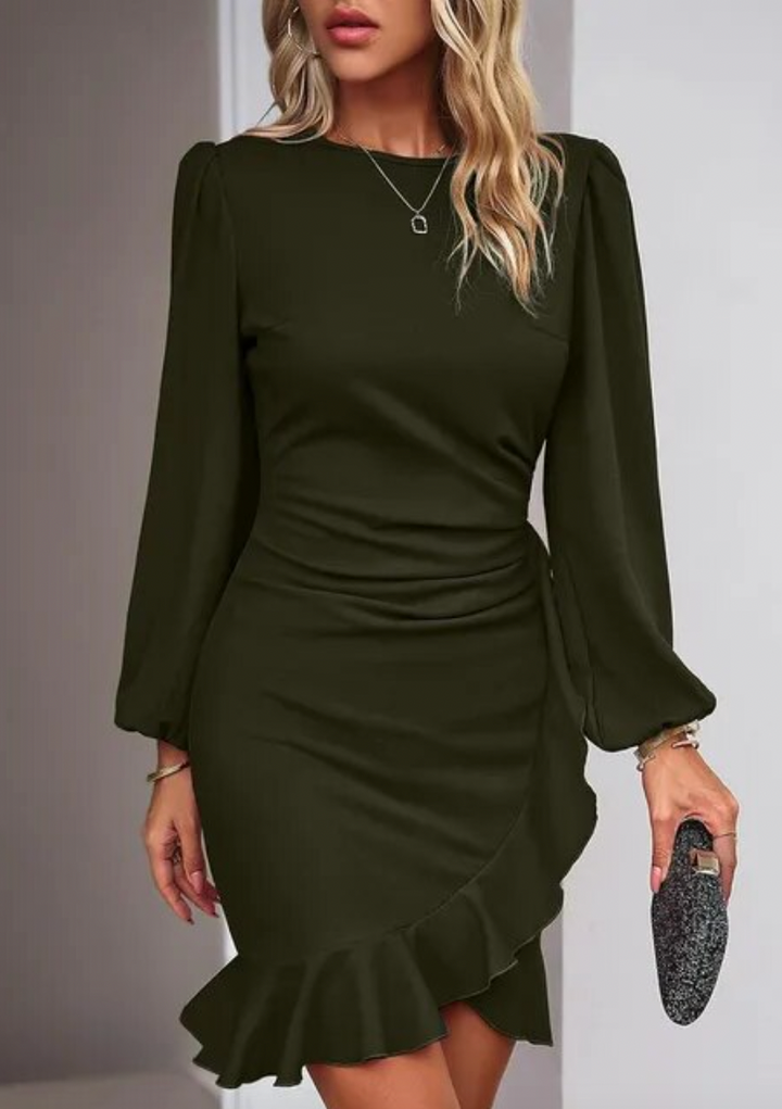 Avalyssa – Sleek Bodycon Dress