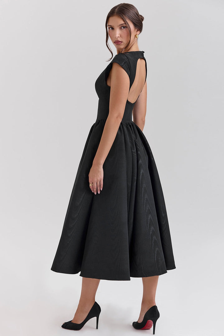 LUMI – BACKLESS DROPPED SHOULDER DRESS