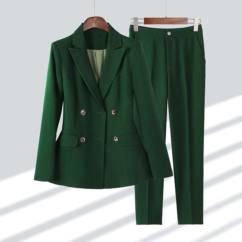 Aven - Élégant tailleur avec veste à 4 boutons et pantalon assorti