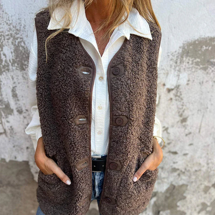 Autumn Button-Down Vest – Lightweight Warm Layer for Casual & Everyday Fall Styling